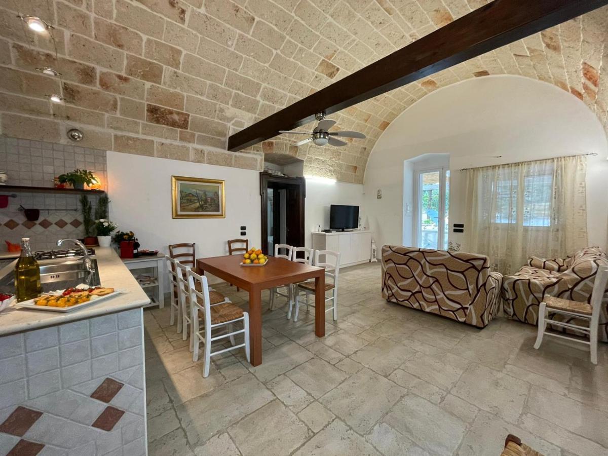 Il Vecchio Carrubo - Villa Con Piscina A Sfioro Macchia di Monte Exterior photo