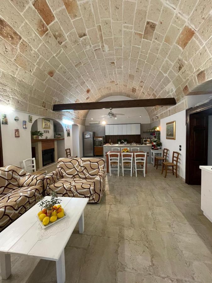 Il Vecchio Carrubo - Villa Con Piscina A Sfioro Macchia di Monte Exterior photo
