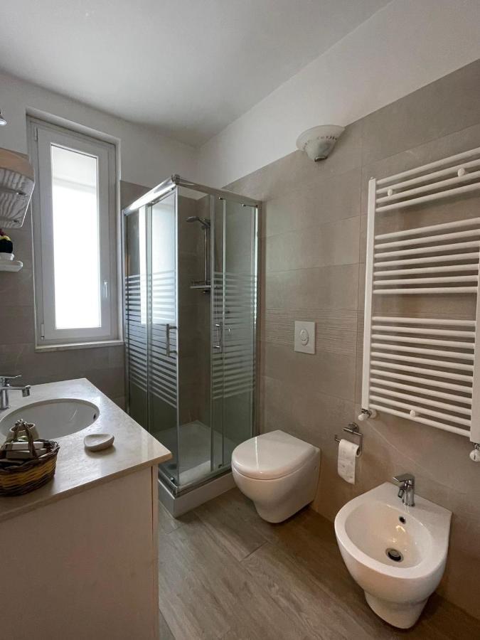 Il Vecchio Carrubo - Villa Con Piscina A Sfioro Macchia di Monte Exterior photo